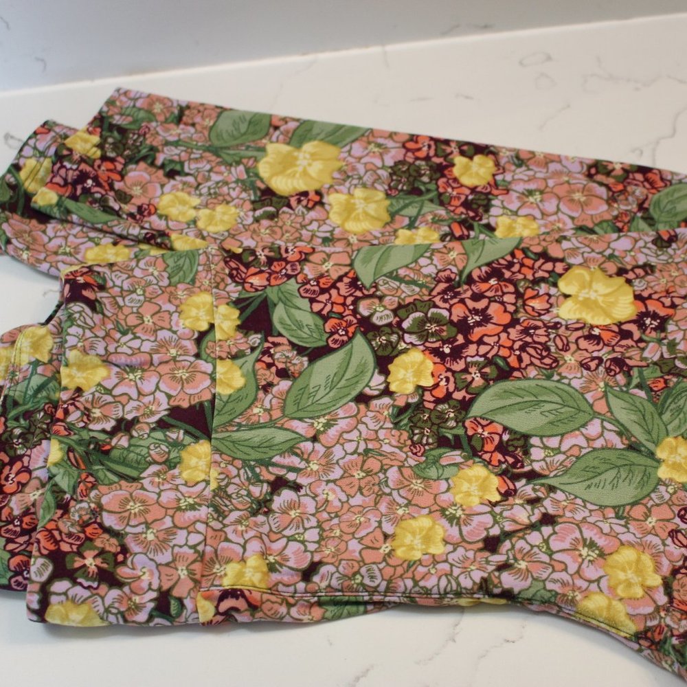 LuLaRoe Floral Tall & Curvy Leggings